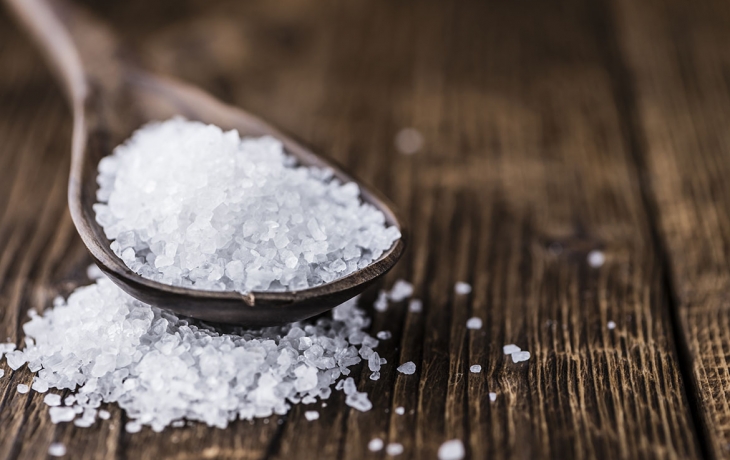 5 λόγοι για να χρησιμοποιήσετε χονδρό θαλασσινό αλάτι «χωρίς πρόσθετα»